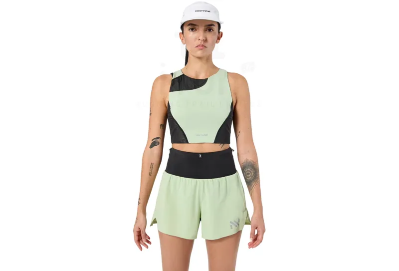 NNormal Trail Crop Top 02